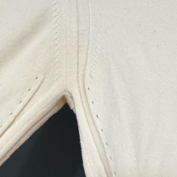 Theory Merino Wool V-Neck - Picture 2 of 6